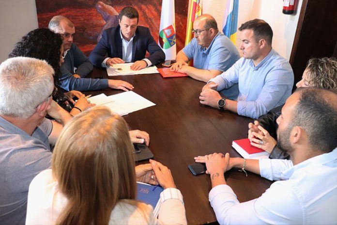 Noticias Yaiza | El alcalde Óscar Noda asume la Concejalía de Vías y Obras de Yaiza