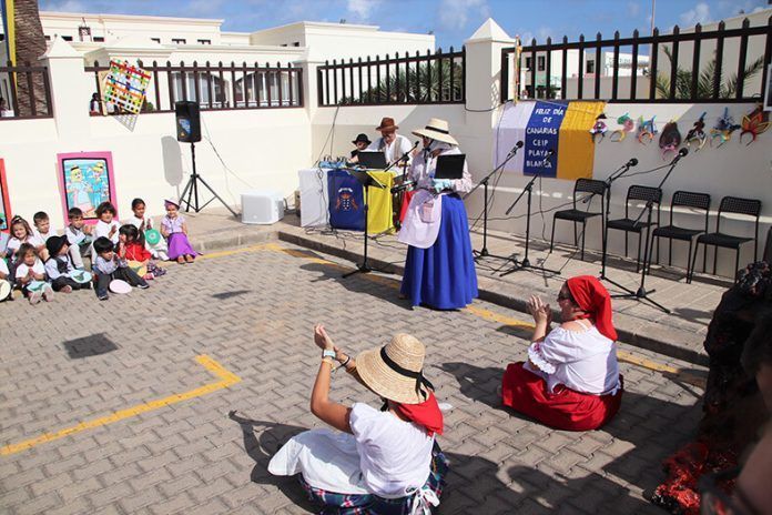 Día de Canarias en el CEIP Playa Blanca Noticias Yaiza | El CEIP Playa Blanca celebra el Día de Canarias con una Feria de Artesanía
