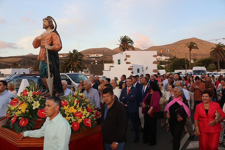 Uga muestra su devoción a San Isidro en el Día Grande del pueblo