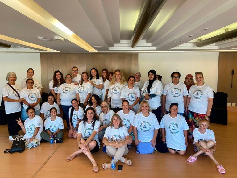 Noticias Yaiza | Madres y voluntarias de la Asociación Creciendo disfrutan de una relajante jornada en el Dreams Playa Dorada