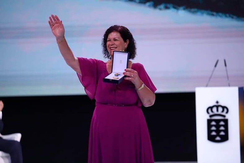 Las Revoltosas y Los Buches reciben la Medalla de Oro de Canarias 2023