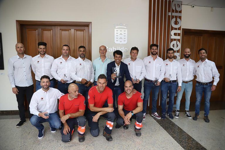 Noticias Lanzarote | El Cabildo recibe a los bomberos lanzaroteños subcampeones de España de rescate de accidentes de tráfico