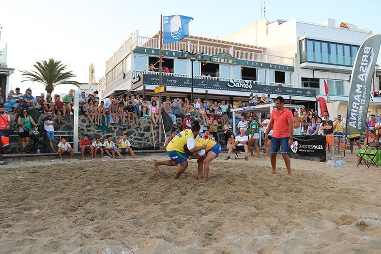 Noticias Yaiza | La lucha canaria se une a la celebración de las fiestas patronales de Playa Blanca