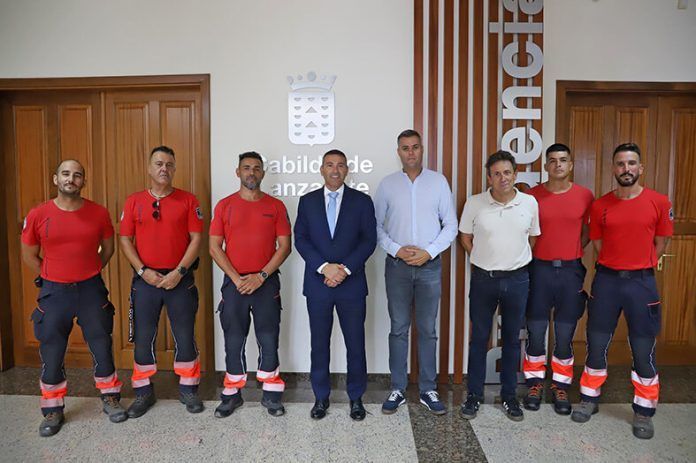Noticias Lanzarote | El Cabildo felicita la labor de los bomberos de Lanzarote en el incendio de La Palma