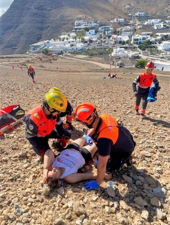 Noticias Yaiza | Yaiza realiza un simulacro de rescate en montaña en Femés