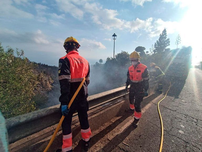 Noticias Lanzarote | Bomberos de Lanzarote acuden a colaborar en las labores de extinción del incendio de Tenerife