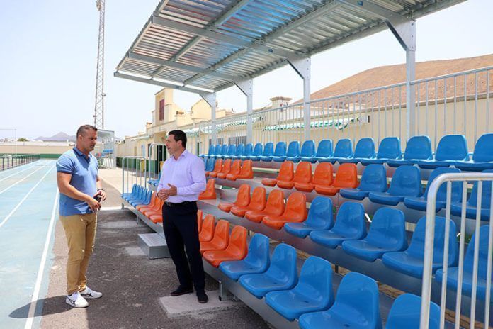 Noticias Yaiza | Yaiza amplía en 148 asientos el aforo del campo de fútbol municipal