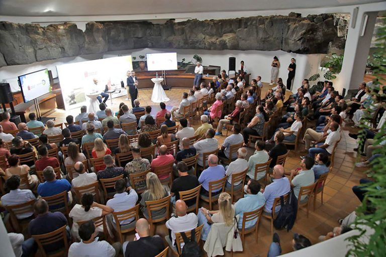 Reunión Cabildo y sector primario y enogastronómico