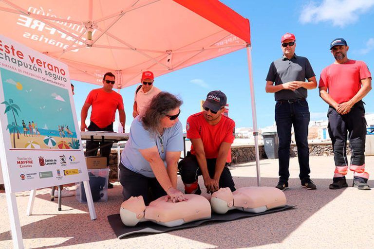 Noticias Lanzarote | Más de 1.400 personas participan en la campaña de prevención de ahogamientos ‘Este verano chapuzón seguro’