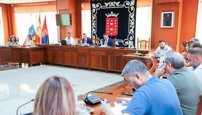 Noticias Lanzarote | El Cabildo de Lanzarote continúa colaborando para soterrar el tendido eléctrico de las zonas urbanas de la isla