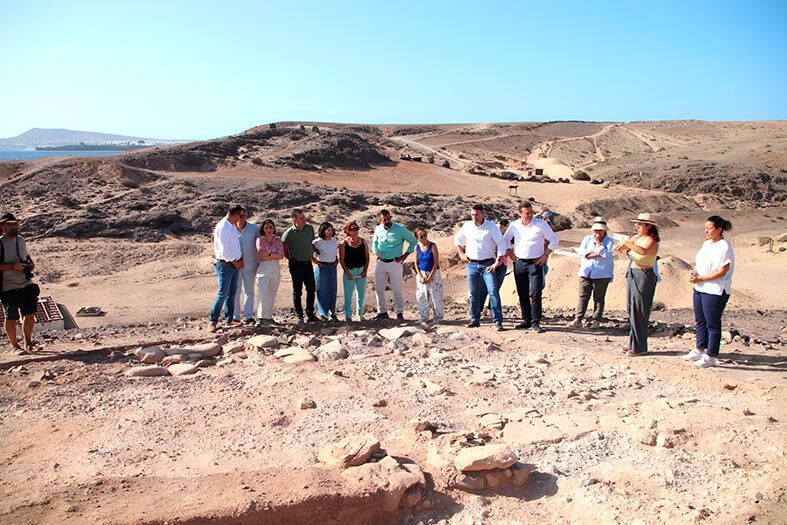Noticias Playa Blanca | Yaiza realza el trabajo del equipo científico que explora el yacimiento de Rubicón