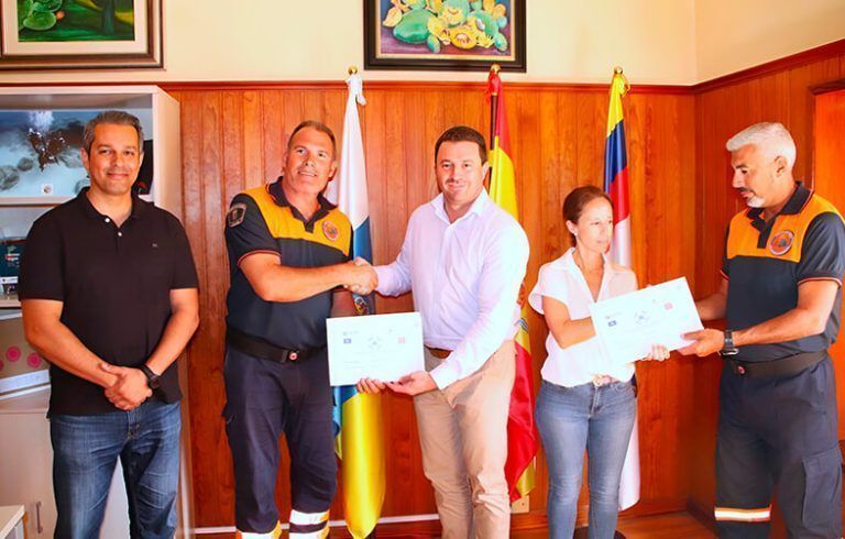 Noticias Yaiza | Yaiza forma a voluntarios de Protección Civil como pilotos profesionales de dron