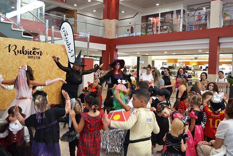 Noticias Playa Blanca | Los clásicos se llevan el Concurso de Halloween del Rubicón Shop & Fun