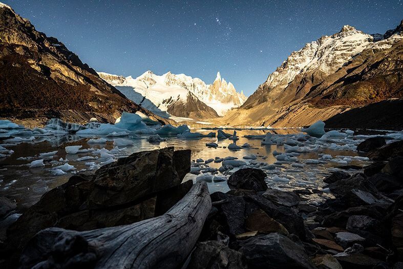 La Casa Amarilla acoge “Caminante nocturno", un viaje del fotógrafo lanzaroteño Juan Méndez por los rincones nocturnos más íntimos de Canarias y la Patagonia