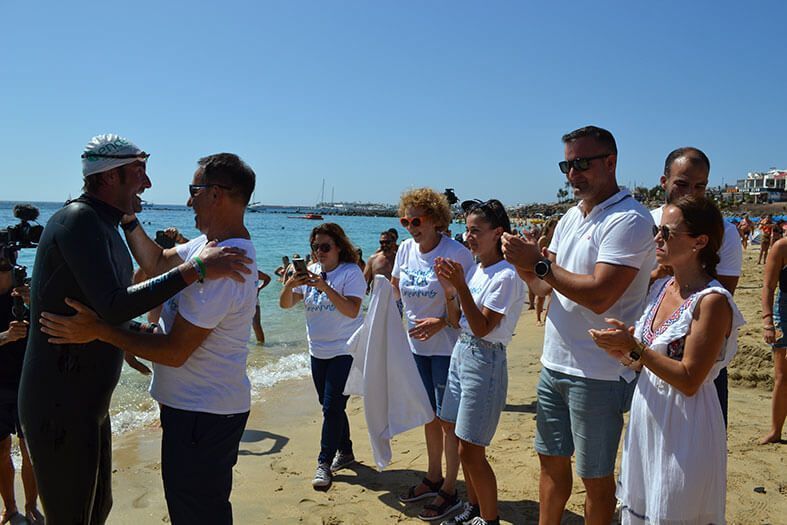 Noticias Yaiza | Jaime Caballero concluye con éxito el reto de unir Fuerteventura y Lanzarote para dar visibilidad a los afectados por ELA