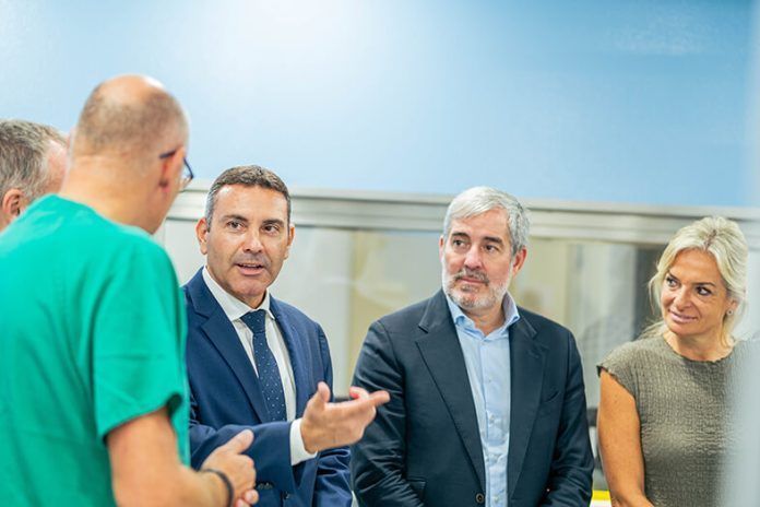 Visita de Fernando Clavijo y Oswaldo Betancort al Hospital Molina Orosa Noticias Lanzarote | En marcha la Unidad de Hemodinámica del Molina Orosa