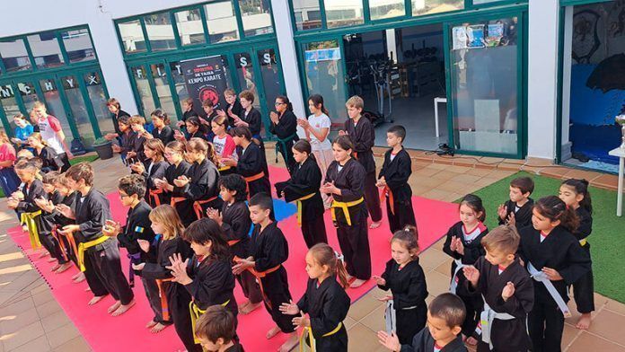 Noticias Yaiza | Un centenar de deportistas participan en el 2º Torneo de Kenpo Paya Blanca
