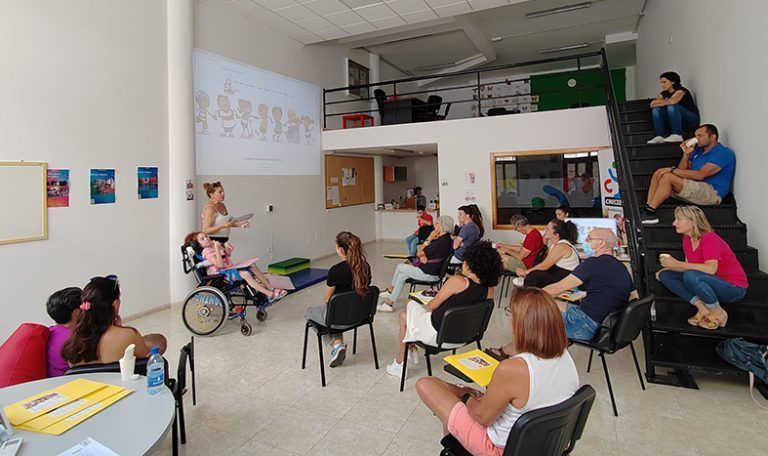 Noticias Lanzarote | La A.S. Creciendo impulsa el voluntariado activo entre la población lanzaroteña con la cuarta edición de su proyecto “Enlázate”