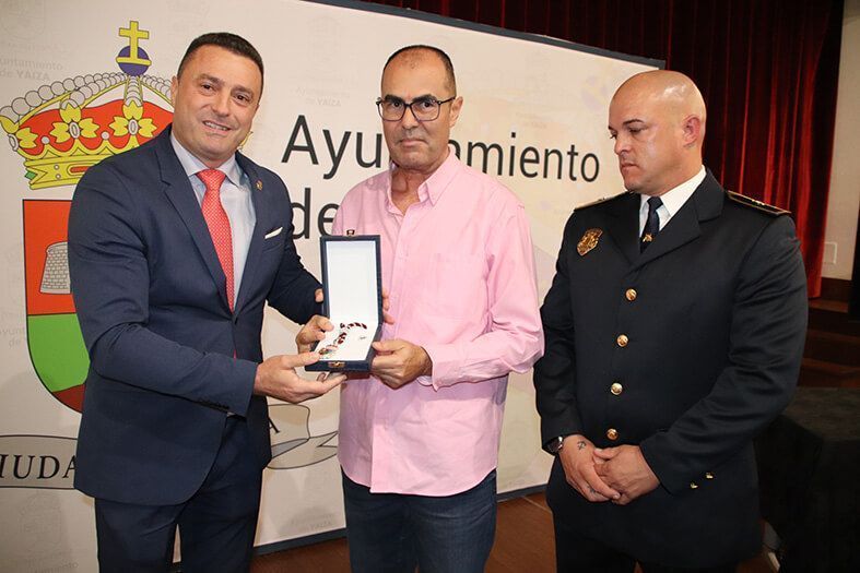 Yaiza celebra el Día de la Policía en medio de la emoción a sus homenajeados