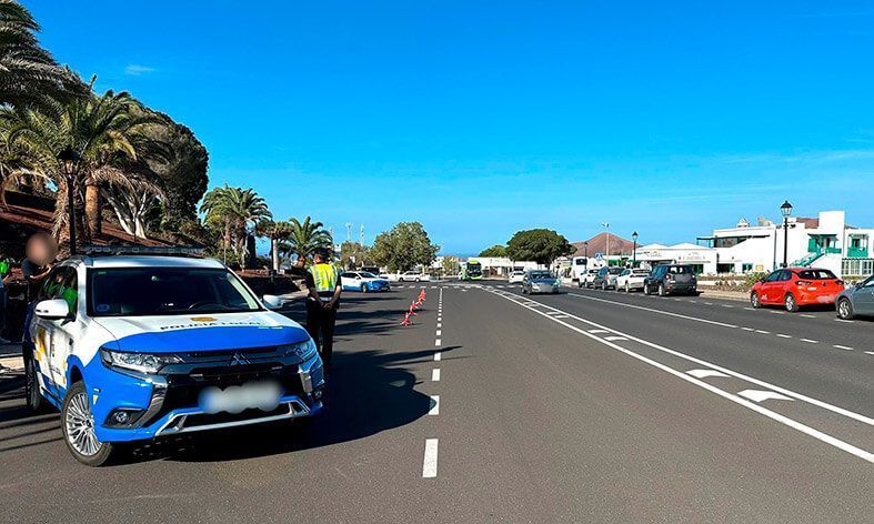 Yaiza realiza un curso de actualización para policías sobre control de alcoholemia a conductores
