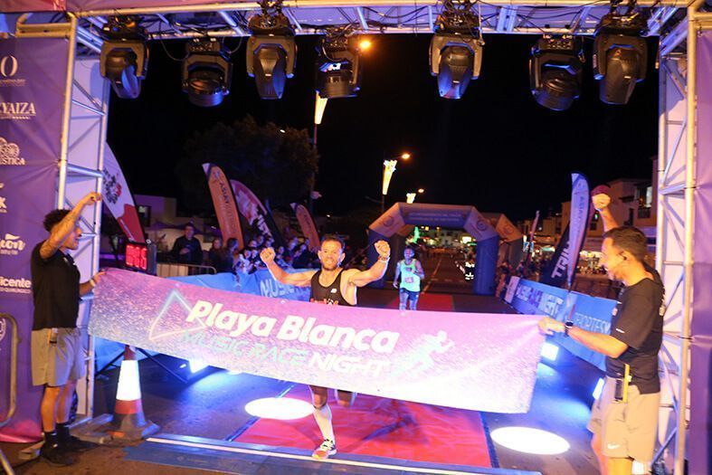 Suso Albar, ganador de la Playa Blanca Music Race Night 2023