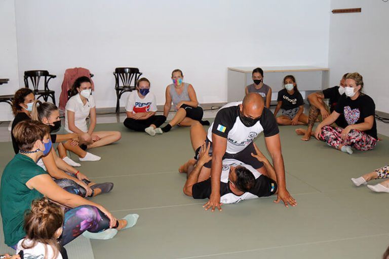 Taller de Defensa Personal en Gimnasio La Playa