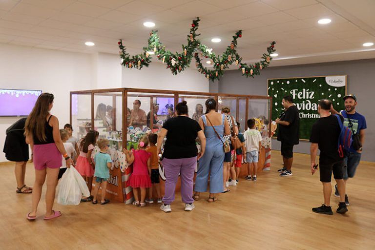 Noticias Yaiza | El Rubicón Shop & Fun da la bienvenida a la Navidad con la inauguración del diorama ‘NaviCity’,