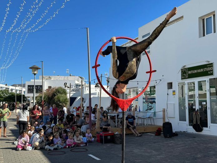 Noticias Playa Blanca | Yaiza entrega los premios a los mejores escaparates e inicia su campaña de impulso al comercio local
