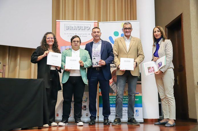 Noticias lanzarote | El autor Braulio Betancort visibiliza su historia de superación en la Semana de Reivindicación de Personas con Discapacidad