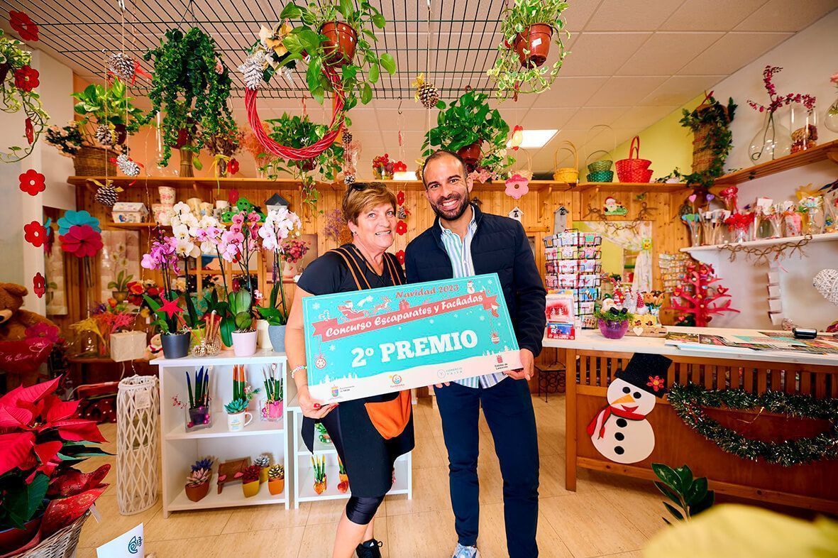 Yaiza entrega los premios a los mejores escaparates e inicia su campaña de impulso al comercio local 