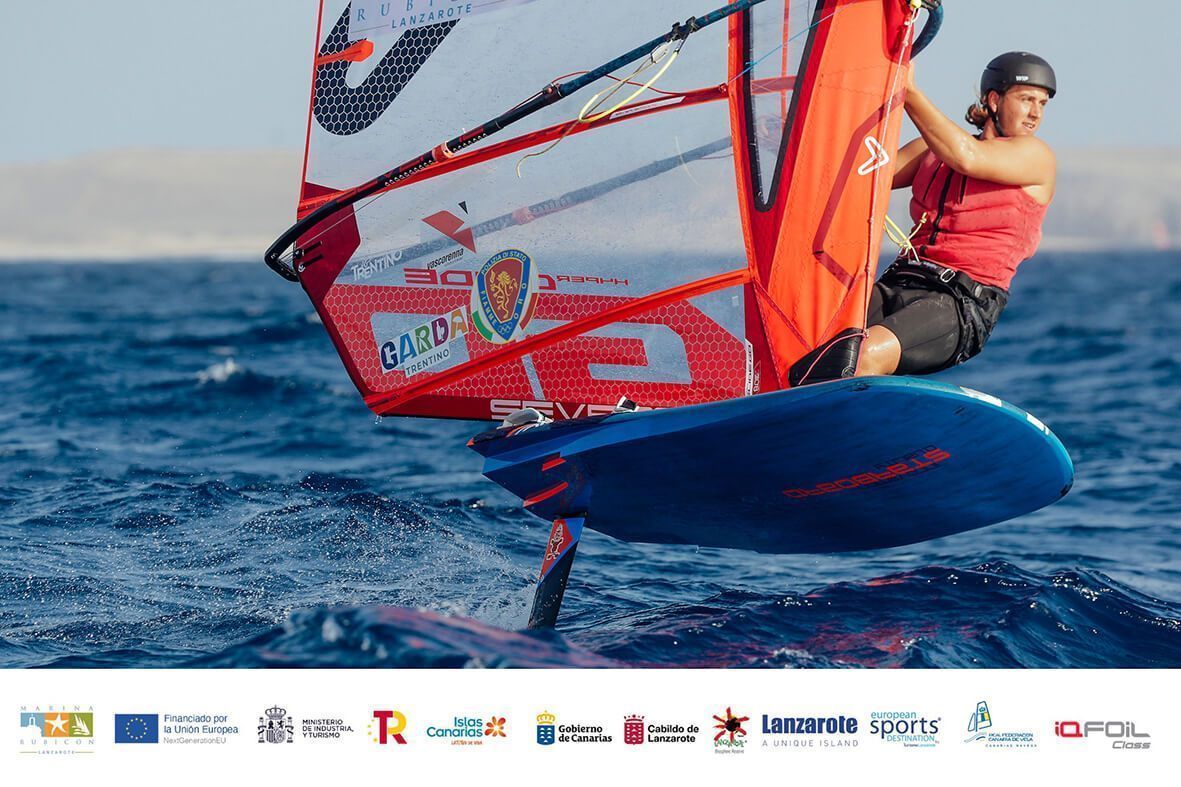 Lanzarote brilla en la primera jornada de los iQFOiL Games