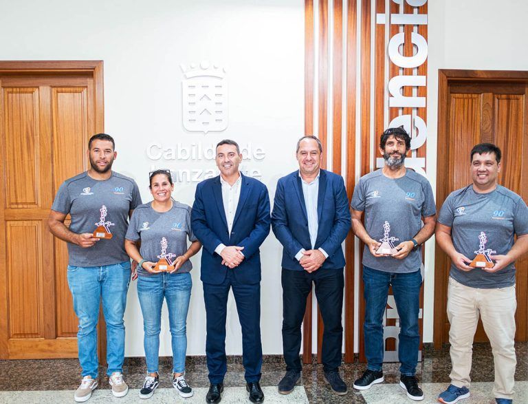 Noticias Lanzarote | El Cabildo recibe a la ganadora del Campeonato de Canarias de Barquillos de Vela Latina