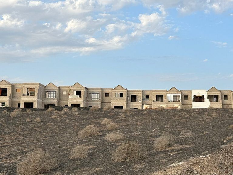 Noticias Playa Blanca | El Cabildo acoge en el Aula de la Naturaleza de Máguez a 7 menores y 15 adultos desalojados hoy en Playa Blanca