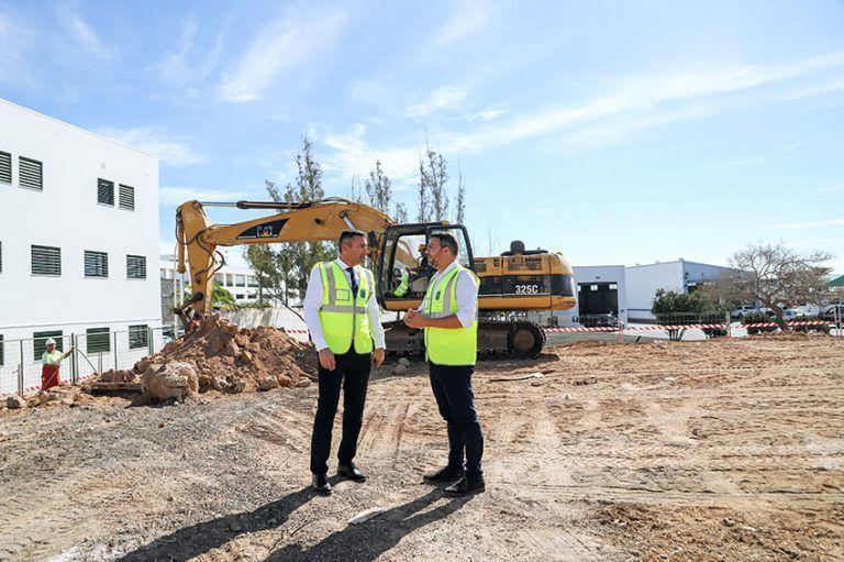 Noticias Lanzarote | El Cabildo inicia las obras del futuro parking anexo al Hospital General de Lanzarote