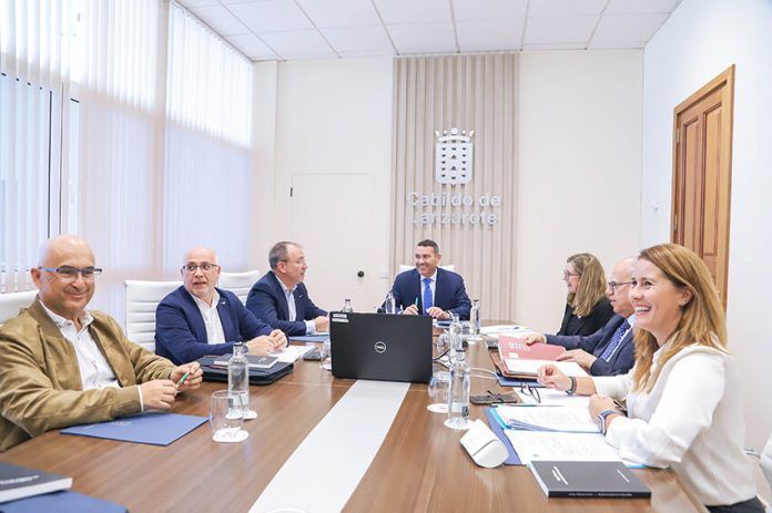 Noticias Lanzarote | Los cabildos apuestan por un equilibrio en la regulación de la vivienda vacacional y garantizar el derecho a la vivienda