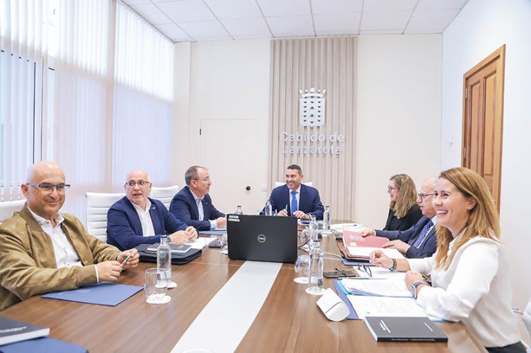 Noticias Lanzarote | Los cabildos apuestan por un equilibrio en la regulación de la vivienda vacacional y garantizar el derecho a la vivienda