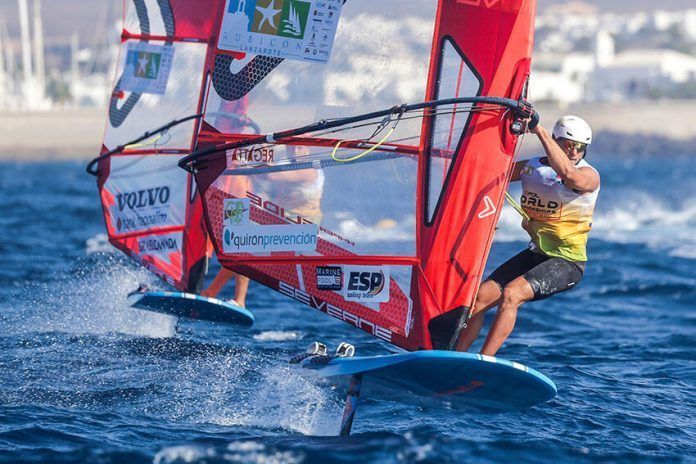 Noticias Playa Blanca | Nacho Baltasar y Pilar Lamadrid disputarán en Lanzarote la jornada final del Mundial de iQFOiL