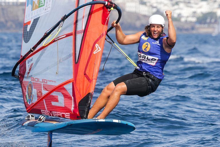 Noticias Lanzarote | Sharon Kantor (ISR) y Nicolo Renna (ITA), nuevos campeones del mundo de iQFOiL