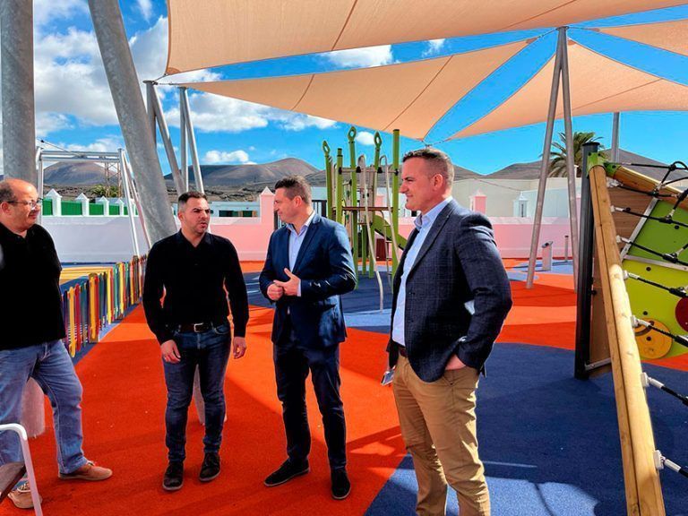 Noticias Yaiza | Avanza la creación y transformación de parques infantiles en Yaiza