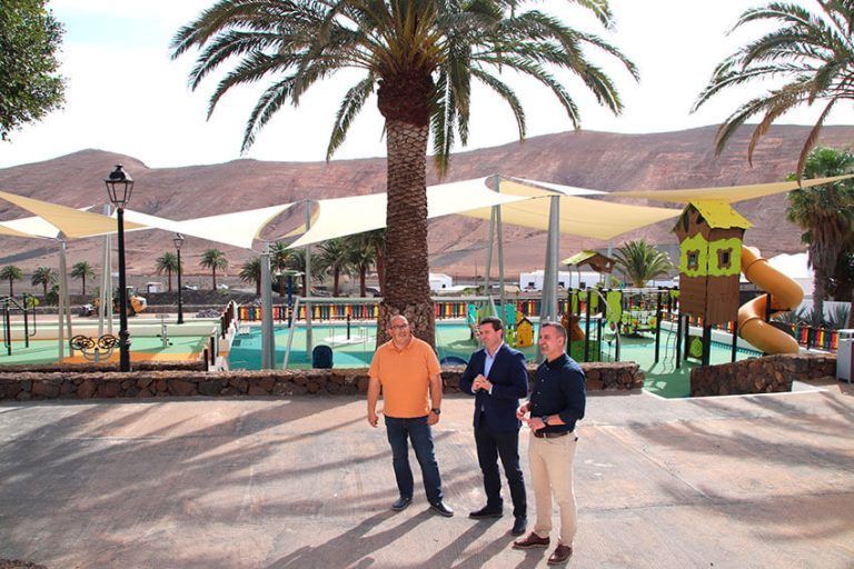 Noticias Yaiza | Femés estrena parque infantil inclusivo y el Ayuntamiento abre dos zonas más de recreo en Uga