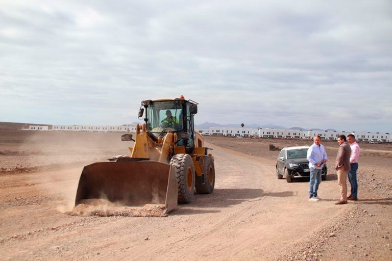 Noticias Playa Blanca | Compactación del los caminos de tierra a Papagayo