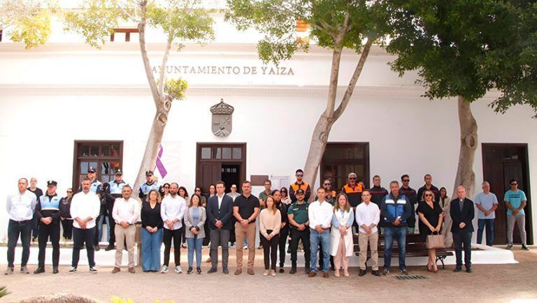 Noticias Yaiza | Minuto de silencio en Yaiza en memoria de la bebé fallecida en el atropello de Playa Blanca