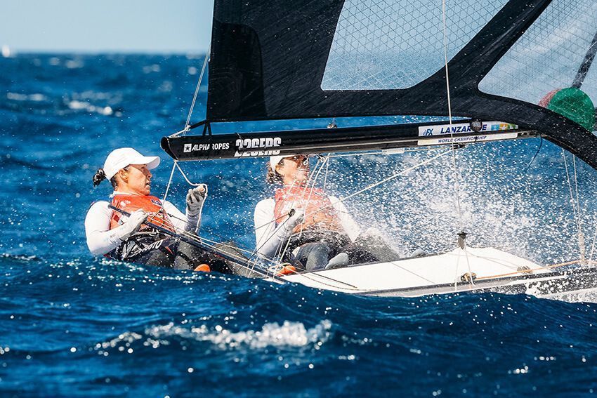 Noticias Yaiza | Dos tripulaciones españolas, en el Top 10 tras el primer día del Mundial de 49er y FX en Lanzarote