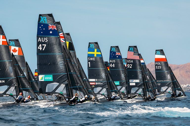 Dos tripulaciones españolas, en el Top 10 tras el primer día del Mundial de 49er y FX en Lanzarote