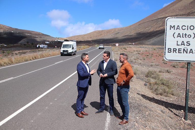 Noticias Yaiza | El Cabildo saca a licitación la obra para reforzar el firme de la carretera que une Maciot con Playa Blanca