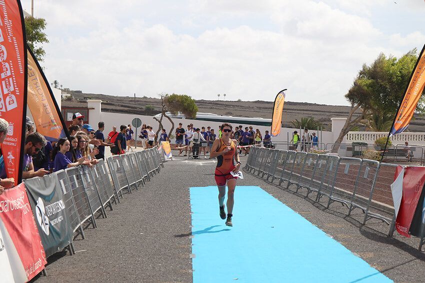 Javier Dorronsoro y Elisabeth Solero, ganadores del XXV Triatlón IES Yaiza