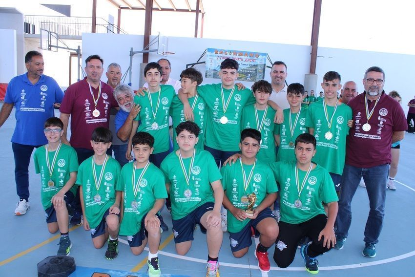 Noticias Yaiza | Exitoso I Torneo Infantil Ajaches de balonmano celebrado en Playa Blanca