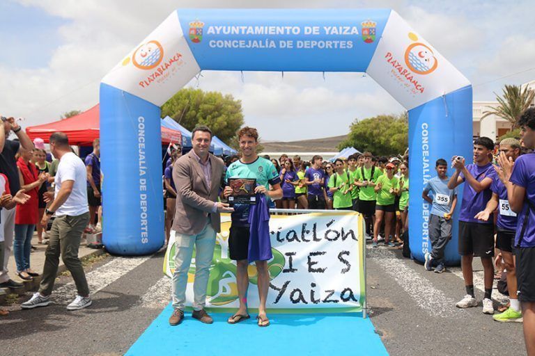 Noticias Yaiza | Javier Dorronsoro y Elisabeth Solero, ganadores del XXV Triatlón IES Yaiza