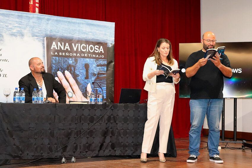 Nacho Romero recrea en Yaiza “la fascinación de un personaje que en sí mismo es Lanzarote”