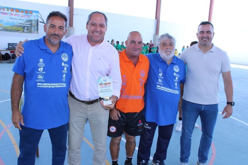 Exitoso I Torneo Infantil Ajaches de balonmano celebrado en Playa Blanca